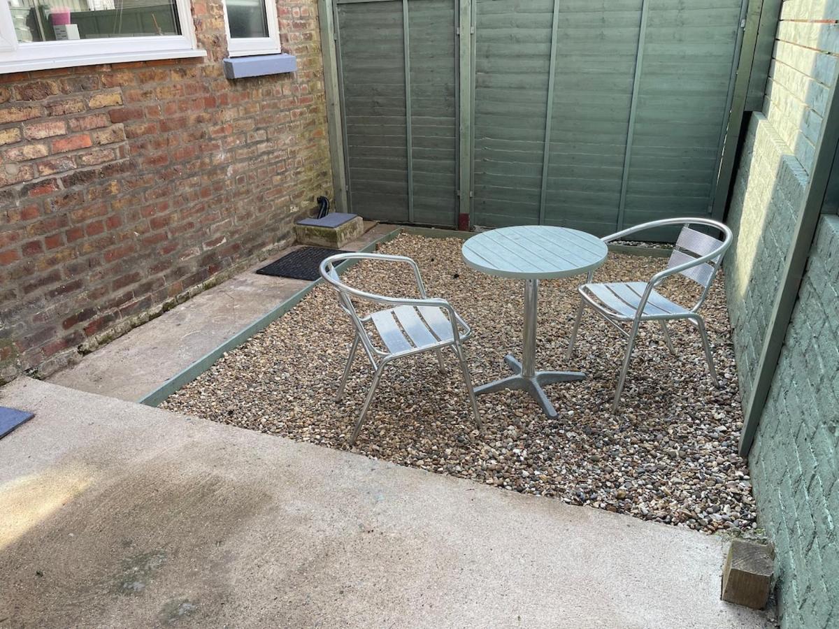 Marine View - Dog Friendly Apartment 500Ft From Beach Bridlington Exterior photo